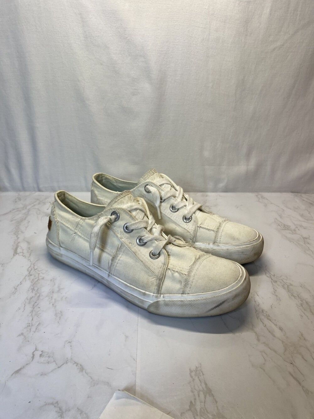 Blowfish Womens Malibu Maxine White Cotton Canvas Low Top Size 9 Slip On Shoes